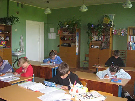 Занятия в кабинете начальных классов.
