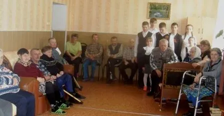 выступление учащихся на концерте 8 мая в Доме интернате с. Петровское