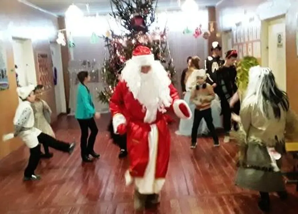 танец Деда Мороза